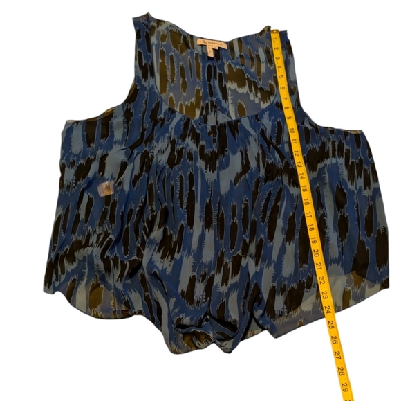 BCBGeneration Blue Abstract Top Print Flowy Lightweight Y2K Dopamine Tank, Large - Picture 8 of 9